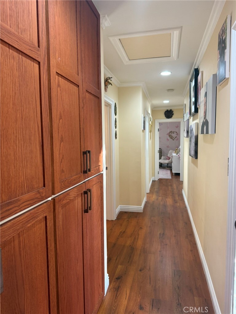 3100 Charing Cross Rd, Glendale, CA 91206