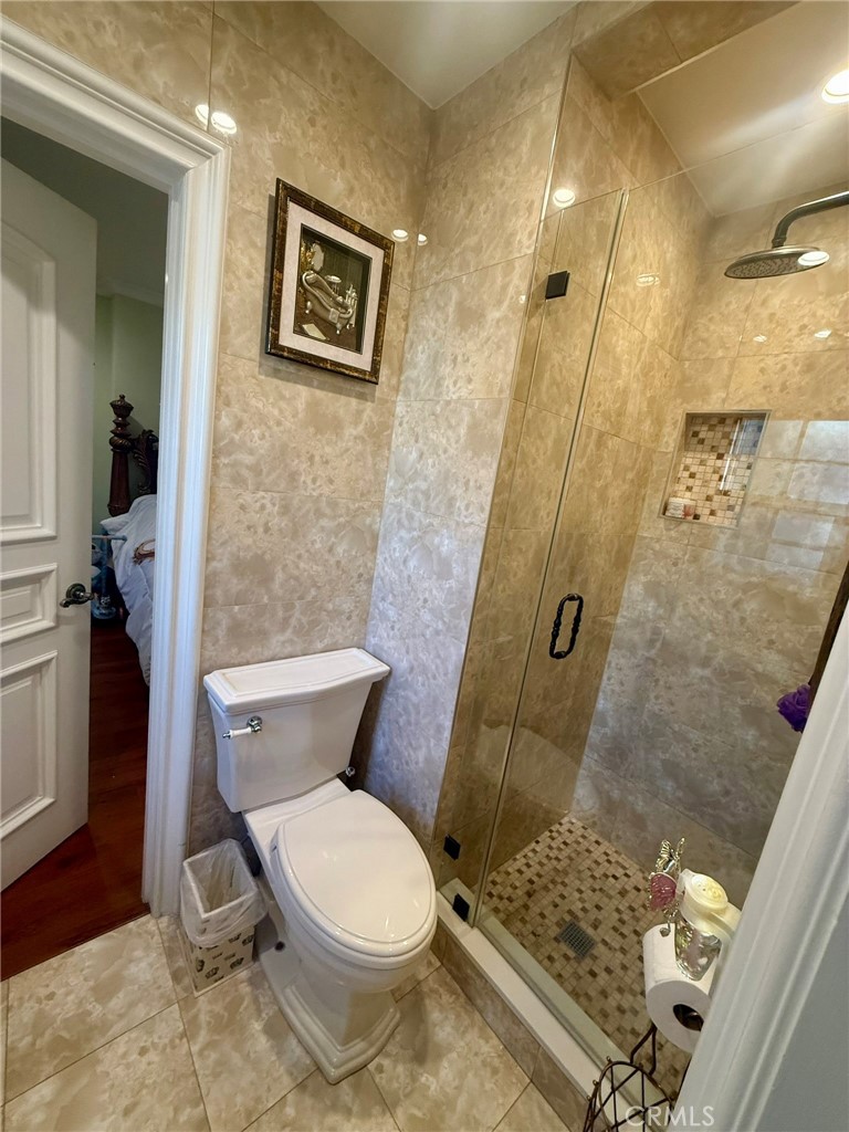 3100 Charing Cross Rd, Glendale, CA 91206
