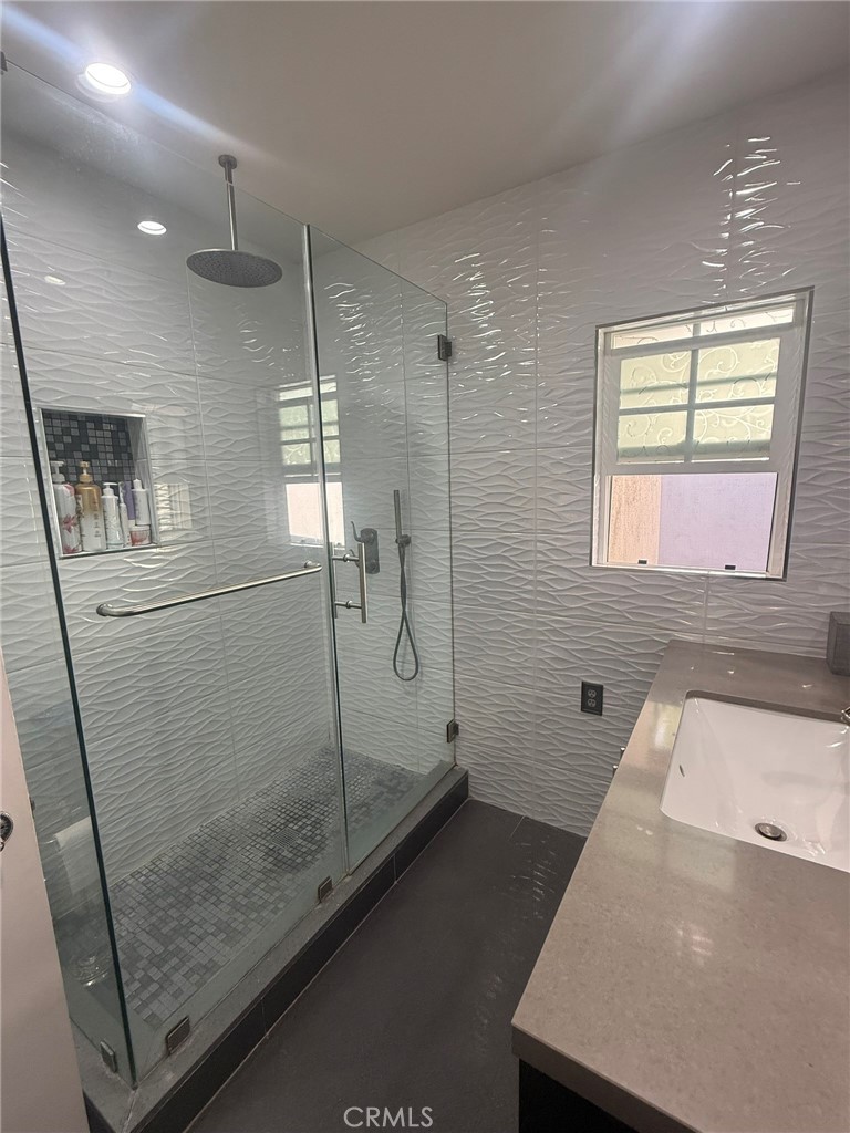 3100 Charing Cross Rd, Glendale, CA 91206