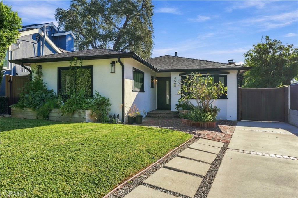 4548 Loma Vista, La Canada Flintridge, CA 91011