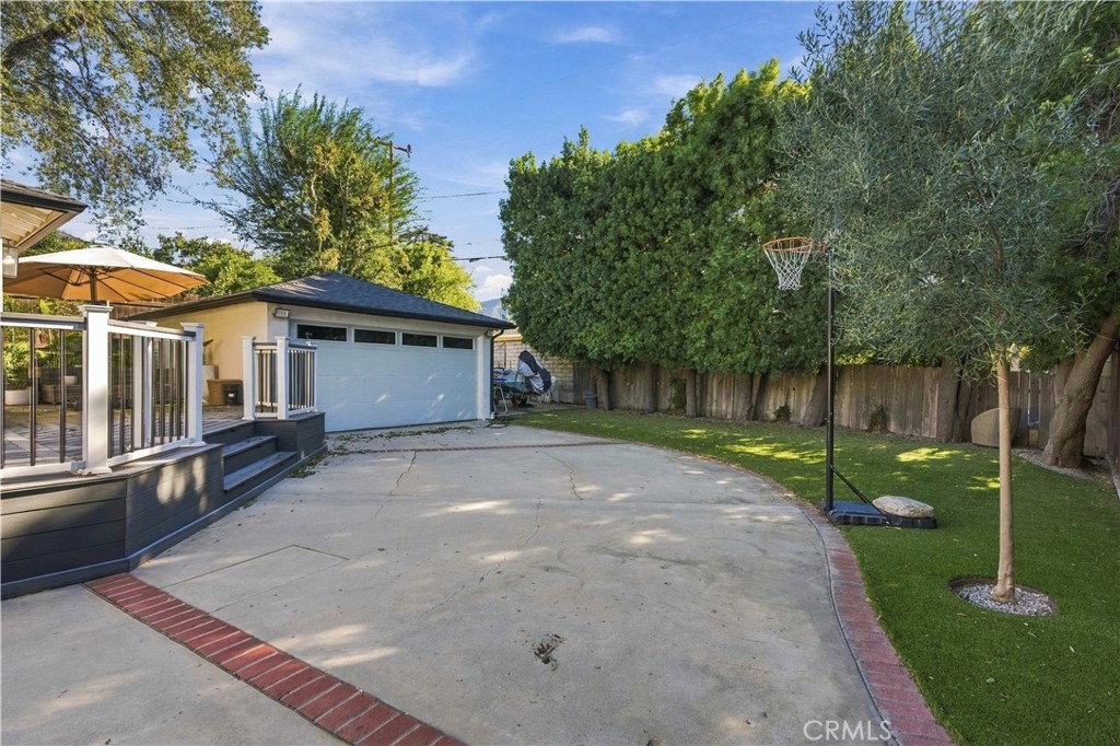 4548 Loma Vista, La Canada Flintridge, CA 91011