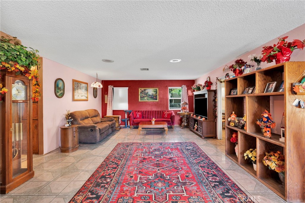 16167 Chestnut, Hesperia, CA 92345