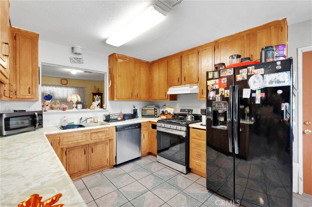 16167 Chestnut, Hesperia, CA 92345
