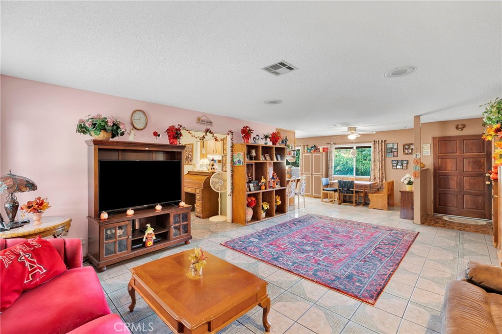 16167 Chestnut, Hesperia, CA 92345