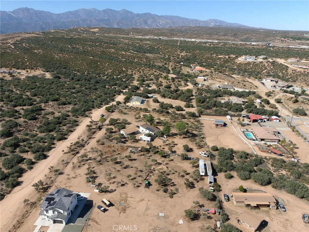 10960 Duxbury Road, Oak Hills, CA 92344