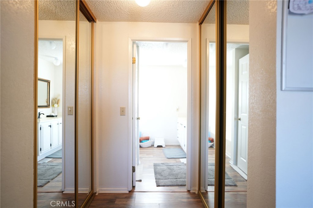 10960 Duxbury Road, Oak Hills, CA 92344