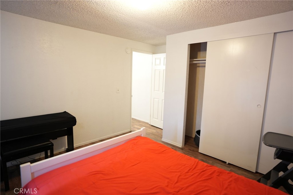 10960 Duxbury Road, Oak Hills, CA 92344