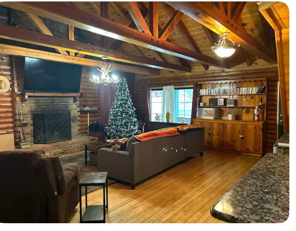 646 Mountain View Avenue, Wrightwood, CA 92397 646 Mountain View Avenue, Wrightwood, CA 92397