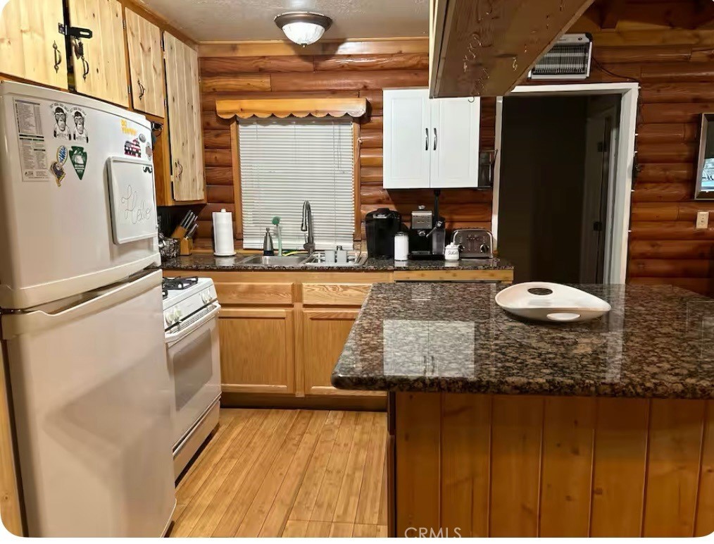 646 Mountain View Avenue, Wrightwood, CA 92397 646 Mountain View Avenue, Wrightwood, CA 92397