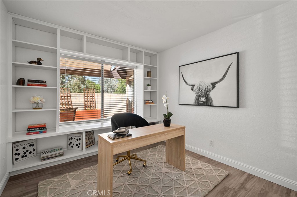 bedroom 3 /home office