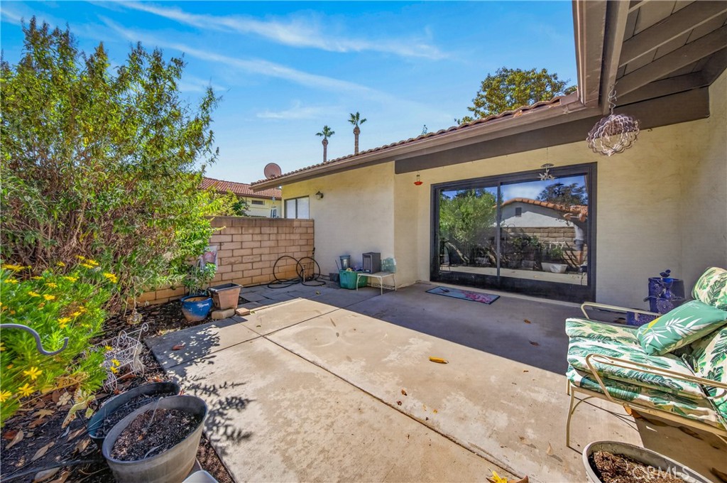 PRIVATE PATIO