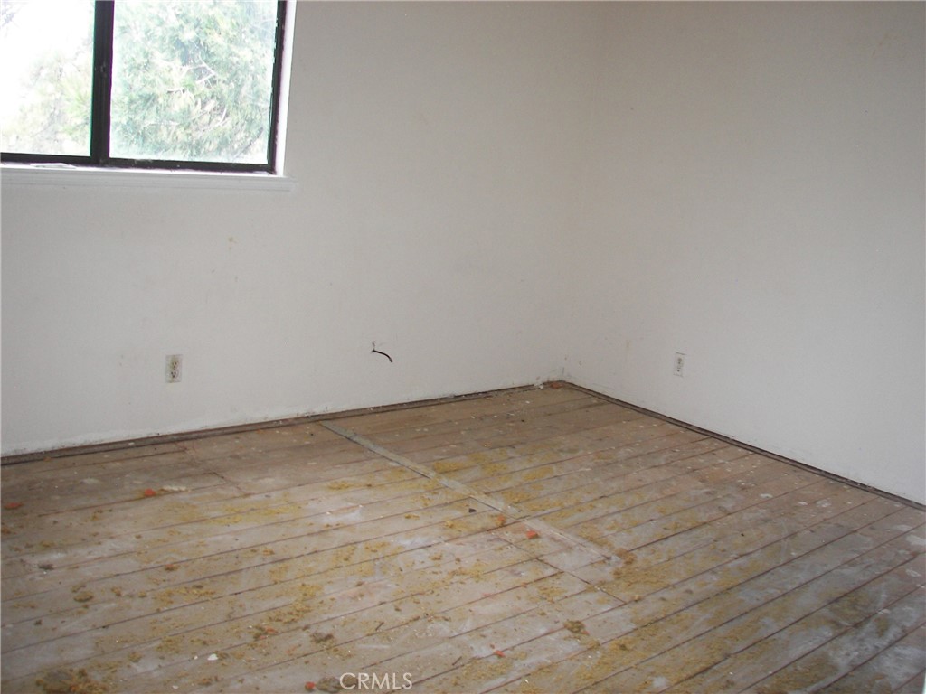 23730 Lakeview, Crestline, CA 92325