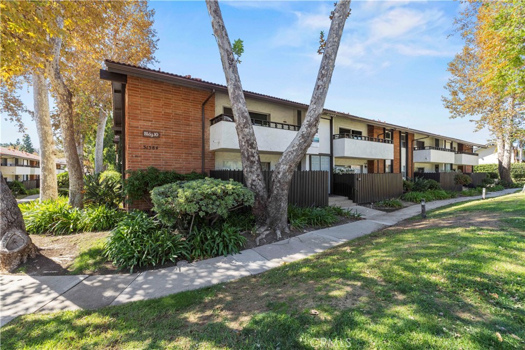 31584 Agoura, #3, Westlake Village, CA 91361