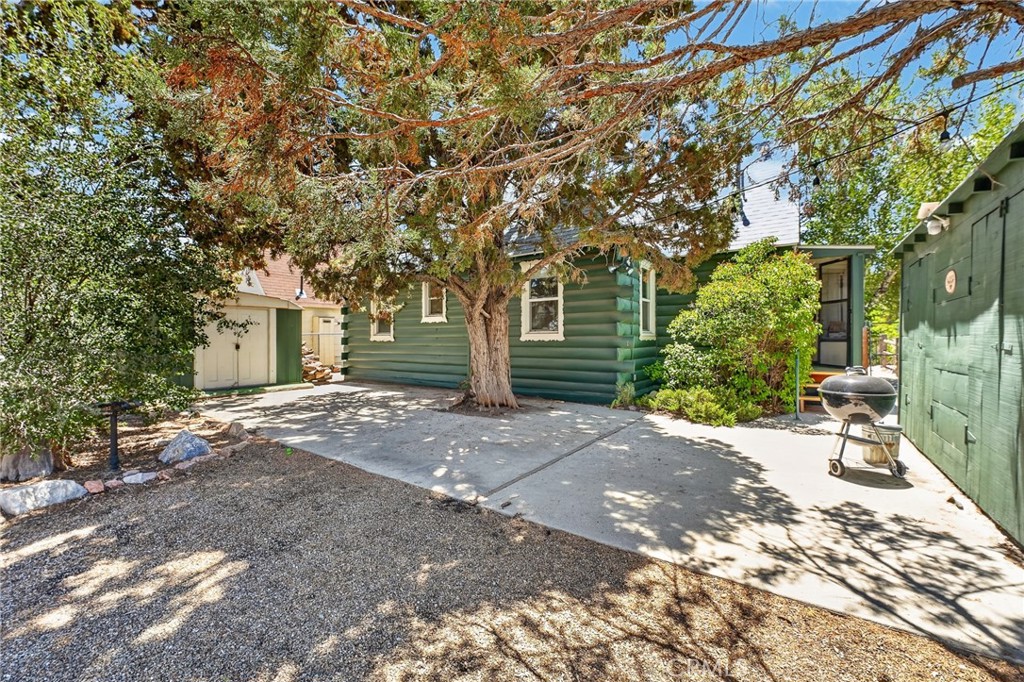 301 E Mountain View, Big Bear City, CA 92314
