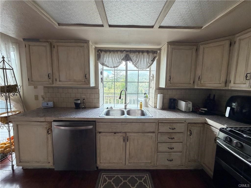 22198 SW Pine Drive, Cedarpines Park, CA 92322