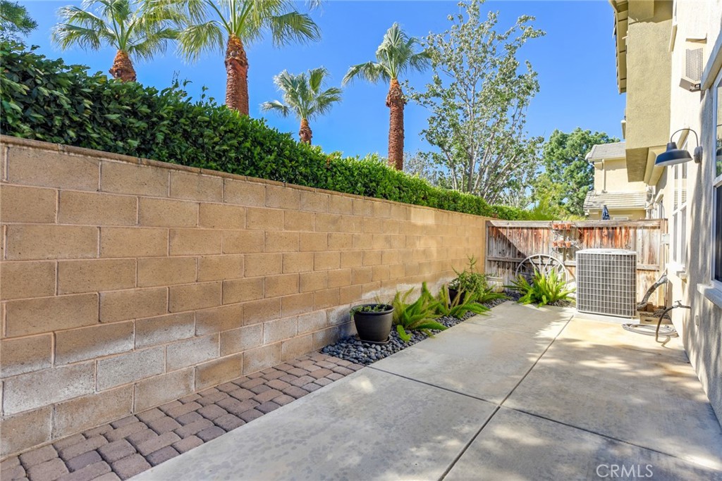Outside patio/entertaining area