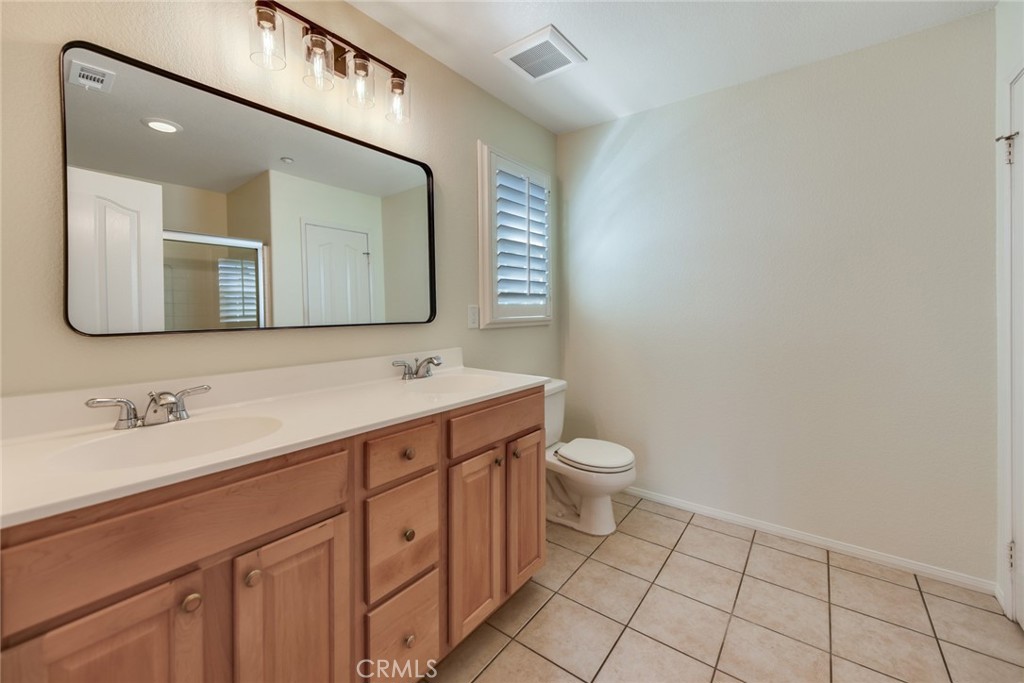 Double sinks in spacious master bath