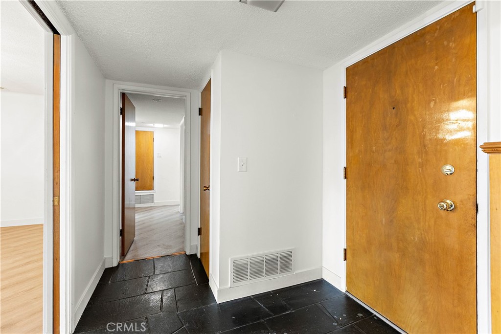 4834 Cliffside, Riverside, CA 92506