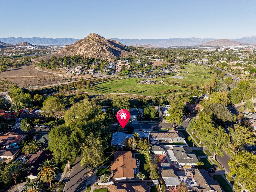 4834 Cliffside, Riverside, CA 92506