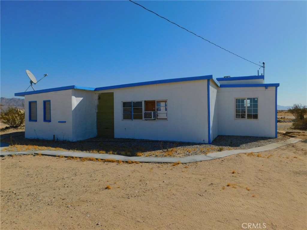 5052 Henry, Palms, CA 92277 5052 Henry, Palms, CA 92277