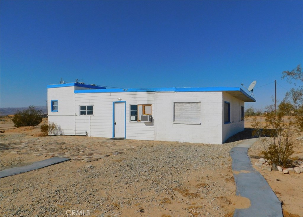 5052 Henry, Palms, CA 92277 5052 Henry, Palms, CA 92277