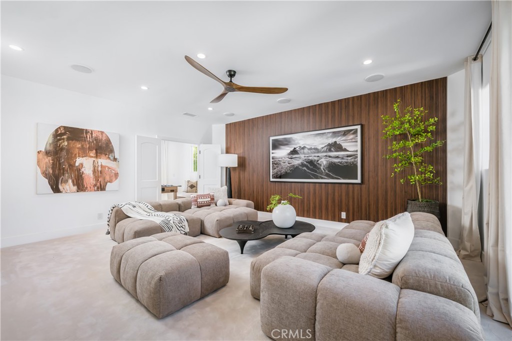 15 Boardwalk, Newport Beach, CA 92660