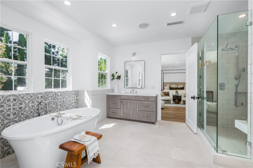 15 Boardwalk, Newport Beach, CA 92660