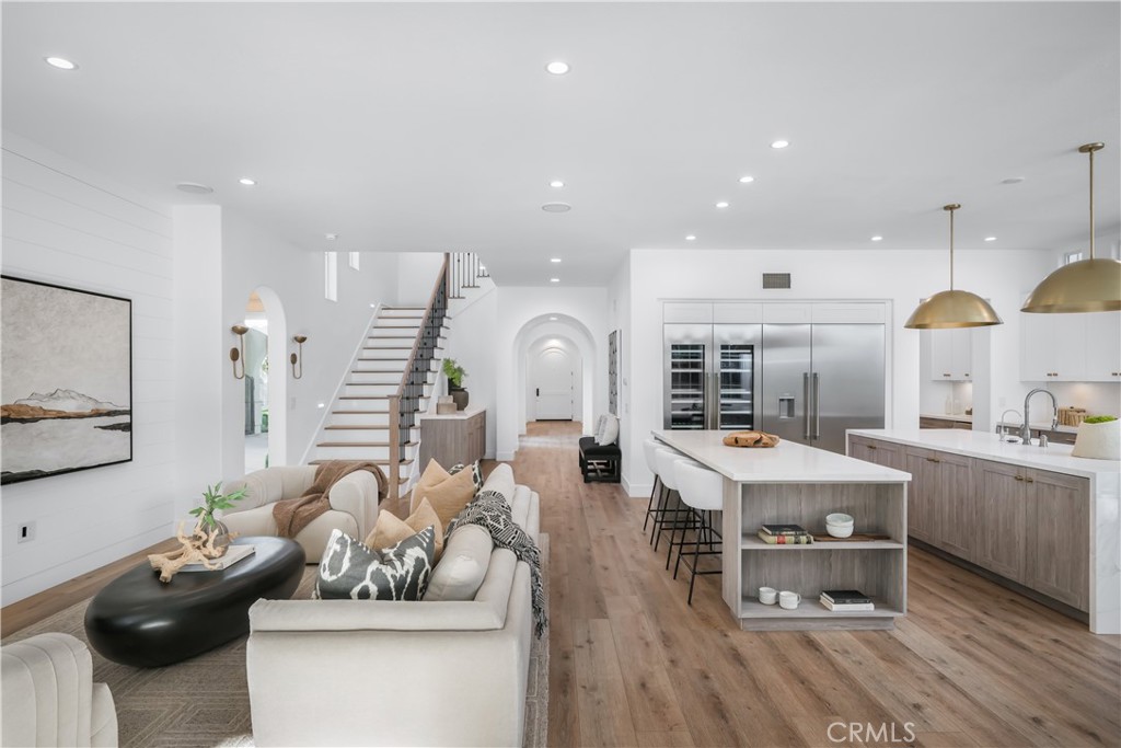 15 Boardwalk, Newport Beach, CA 92660