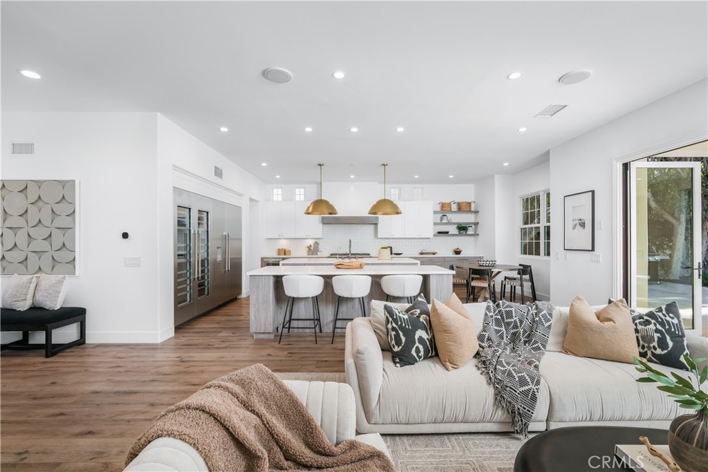 15 Boardwalk, Newport Beach, CA 92660