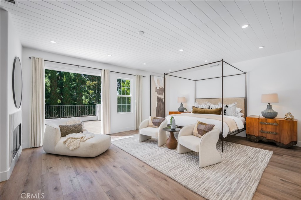 15 Boardwalk, Newport Beach, CA 92660