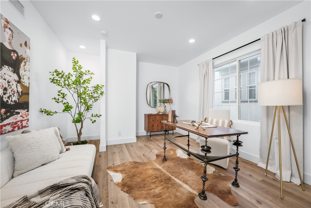 15 Boardwalk, Newport Beach, CA 92660
