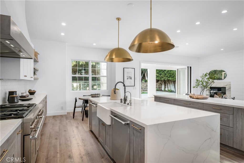15 Boardwalk, Newport Beach, CA 92660