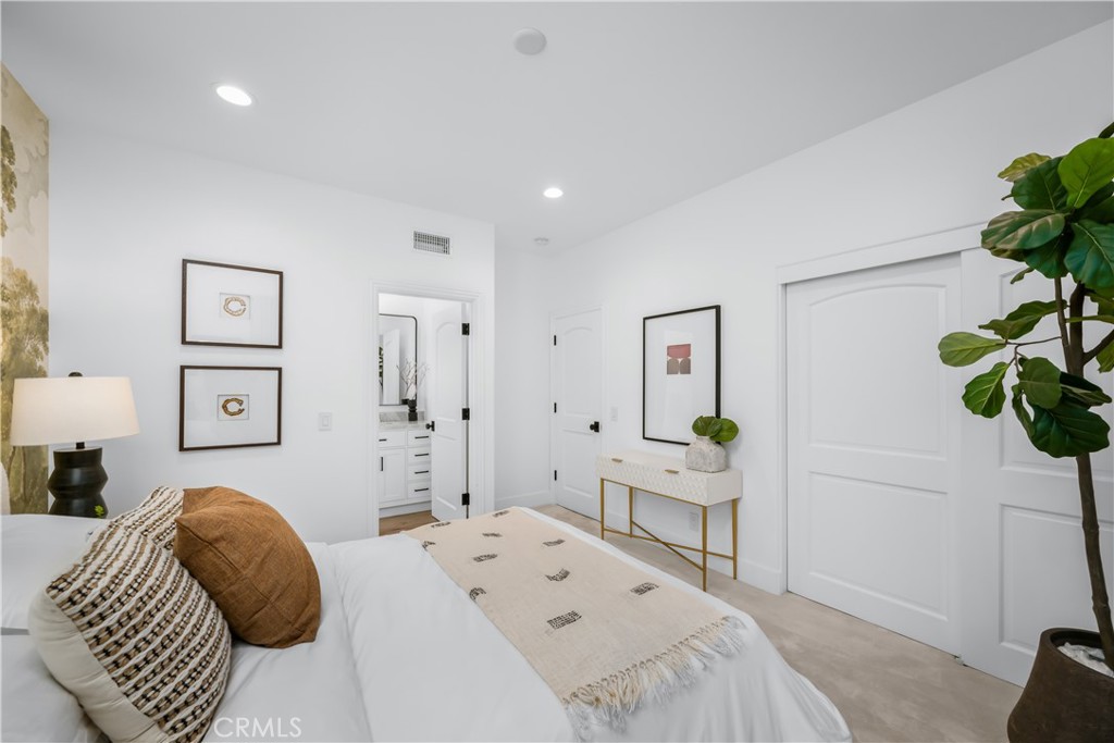 15 Boardwalk, Newport Beach, CA 92660