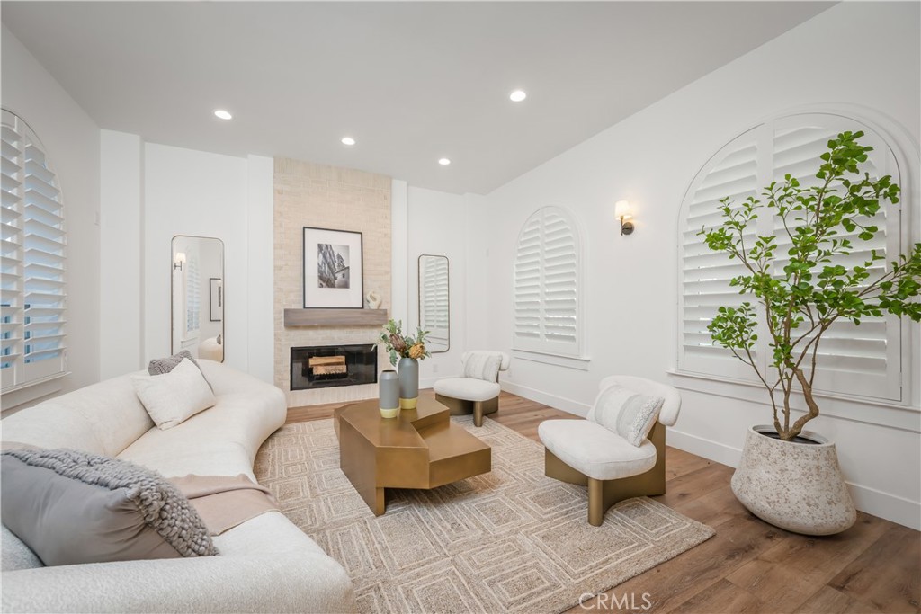 15 Boardwalk, Newport Beach, CA 92660