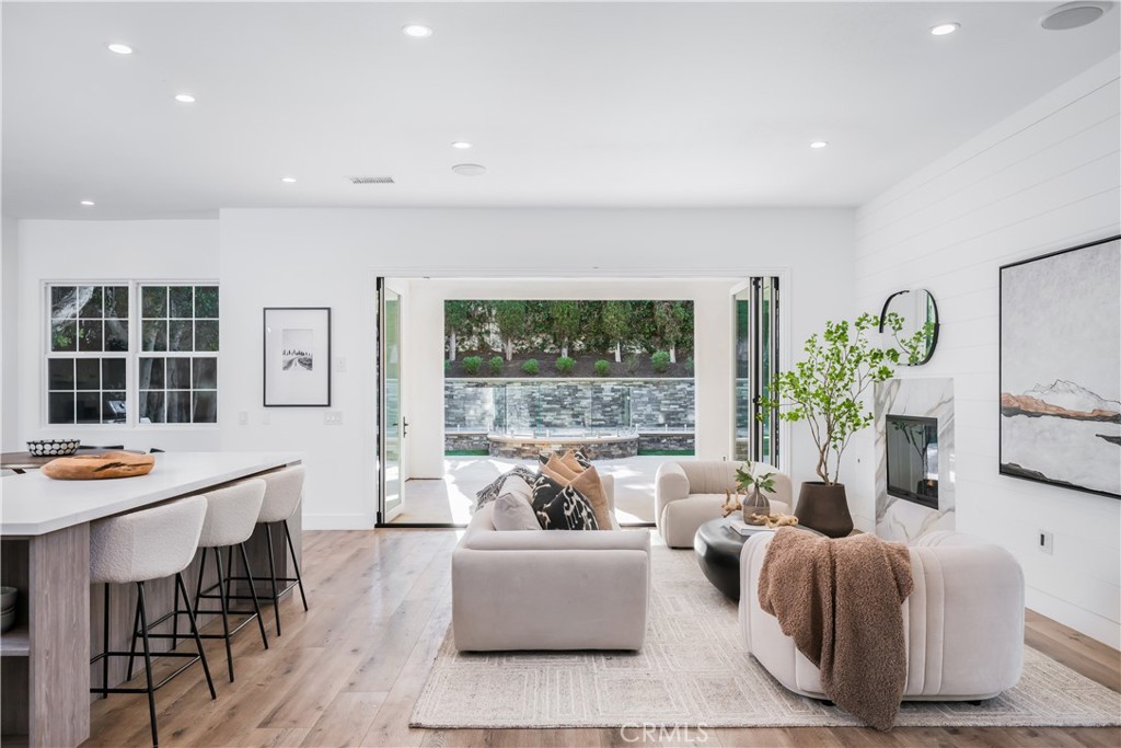 15 Boardwalk, Newport Beach, CA 92660