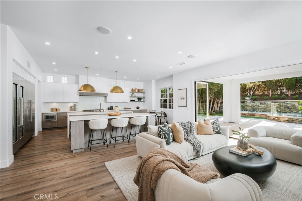 15 Boardwalk, Newport Beach, CA 92660