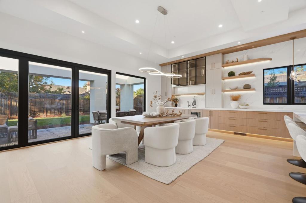 685 Riviera Drive, Los Altos, CA 94024