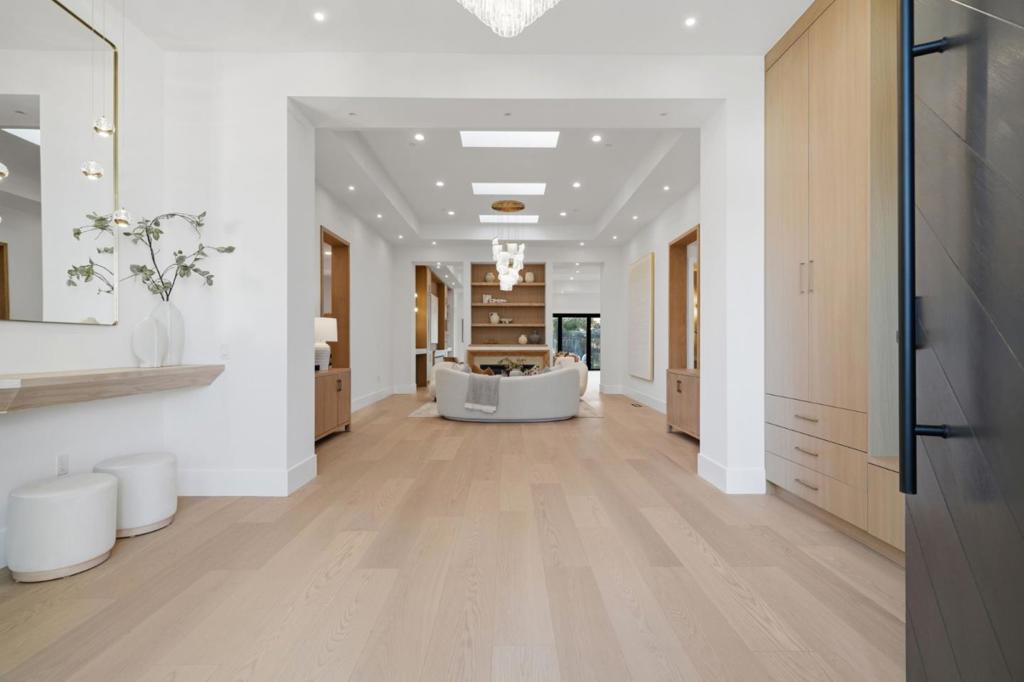 685 Riviera Drive, Los Altos, CA 94024