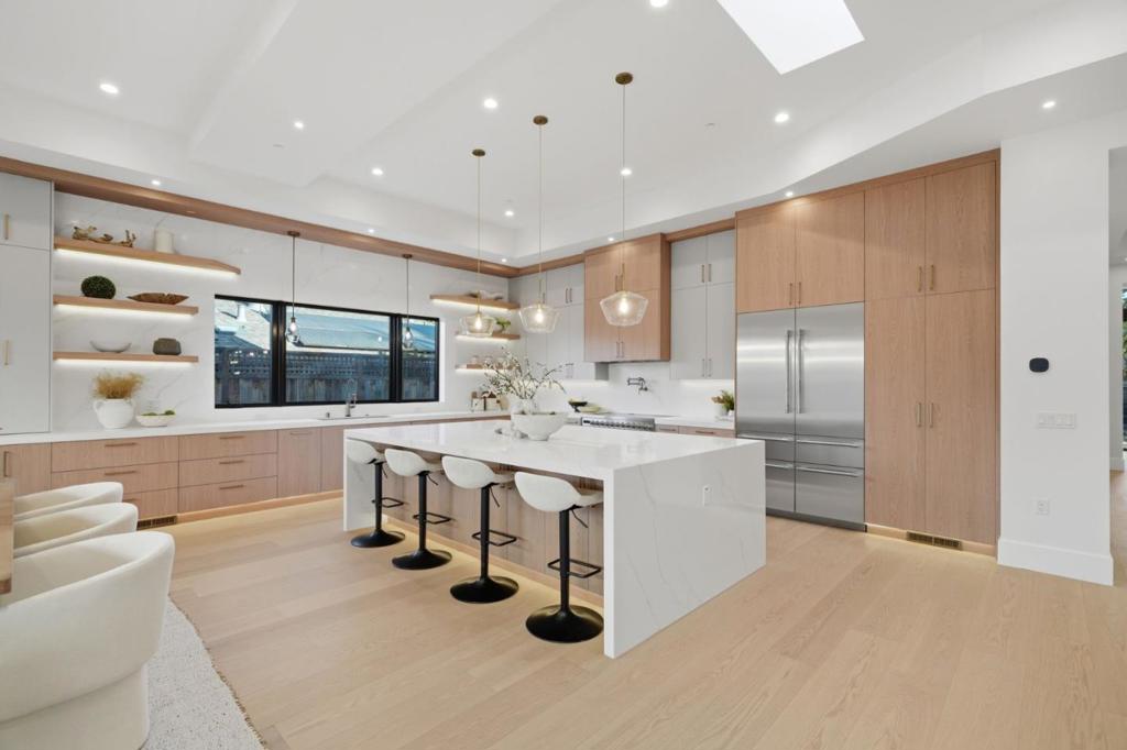 685 Riviera Drive, Los Altos, CA 94024