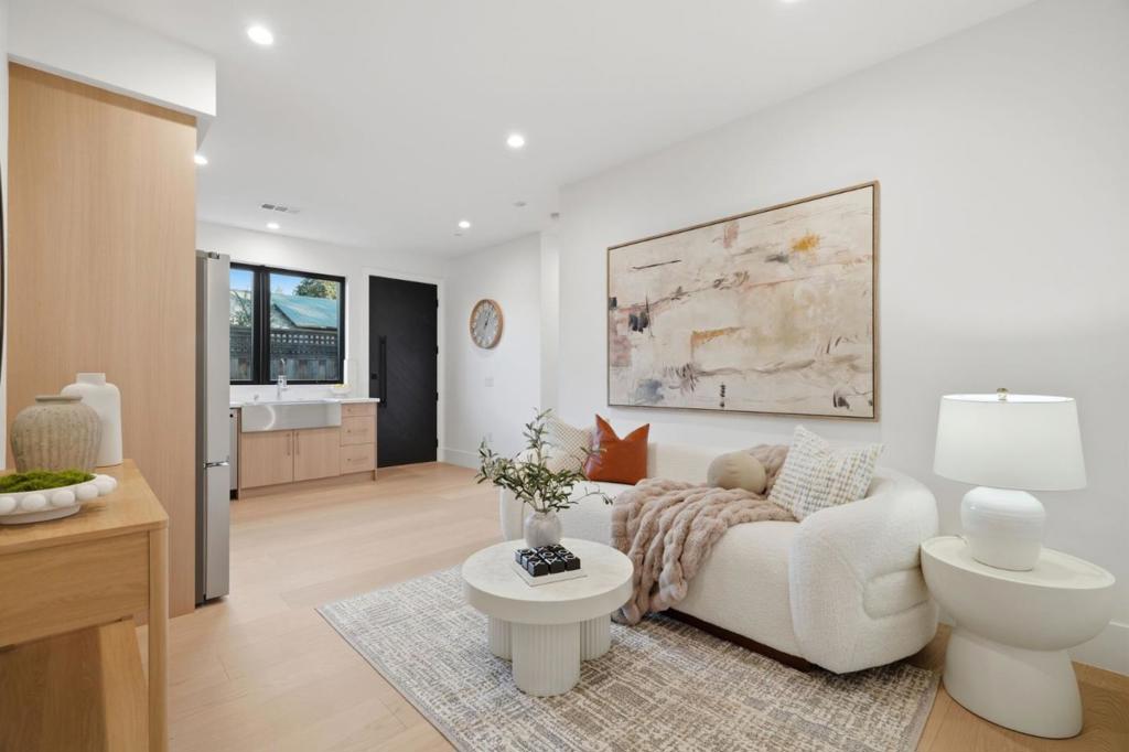 685 Riviera Drive, Los Altos, CA 94024