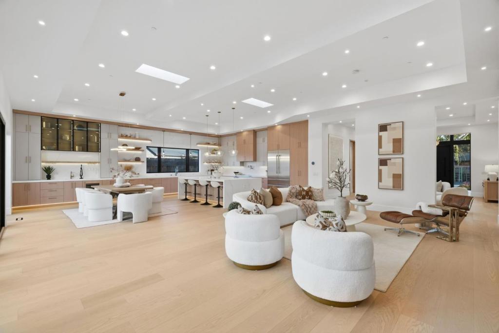 685 Riviera Drive, Los Altos, CA 94024
