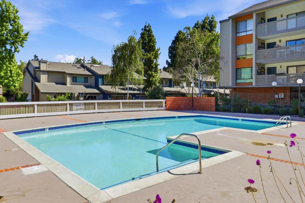 49 Showers Drive, #E145, Mountain View, CA 94040
