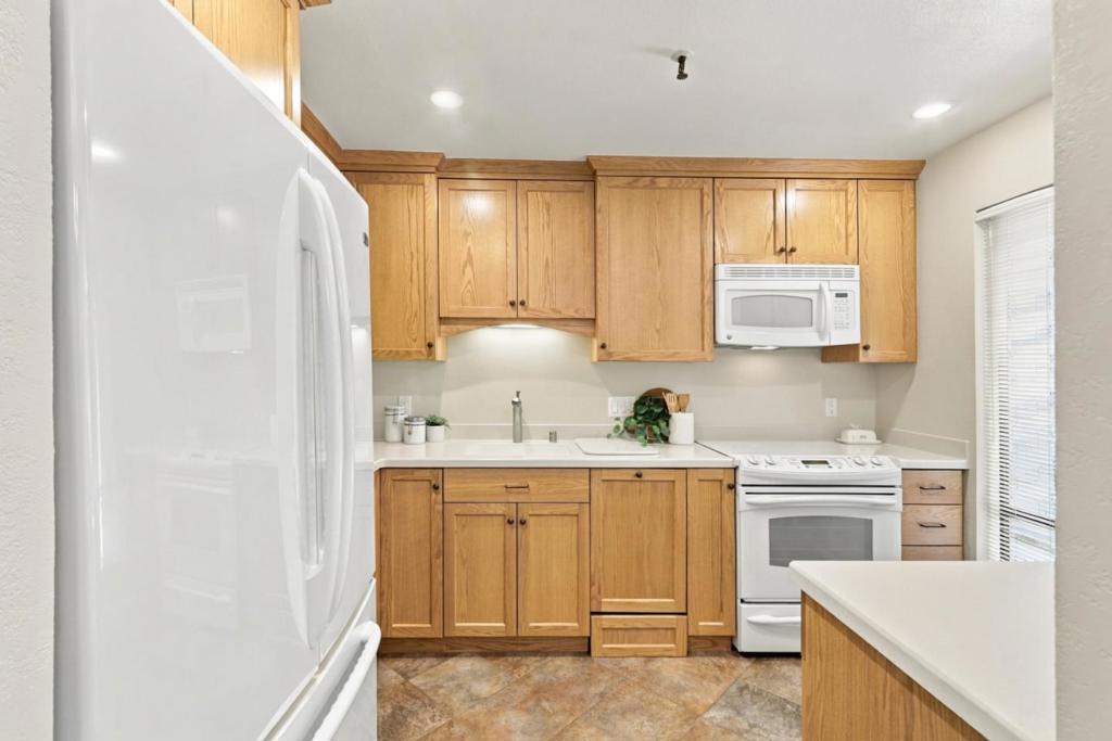 49 Showers Drive, #E145, Mountain View, CA 94040