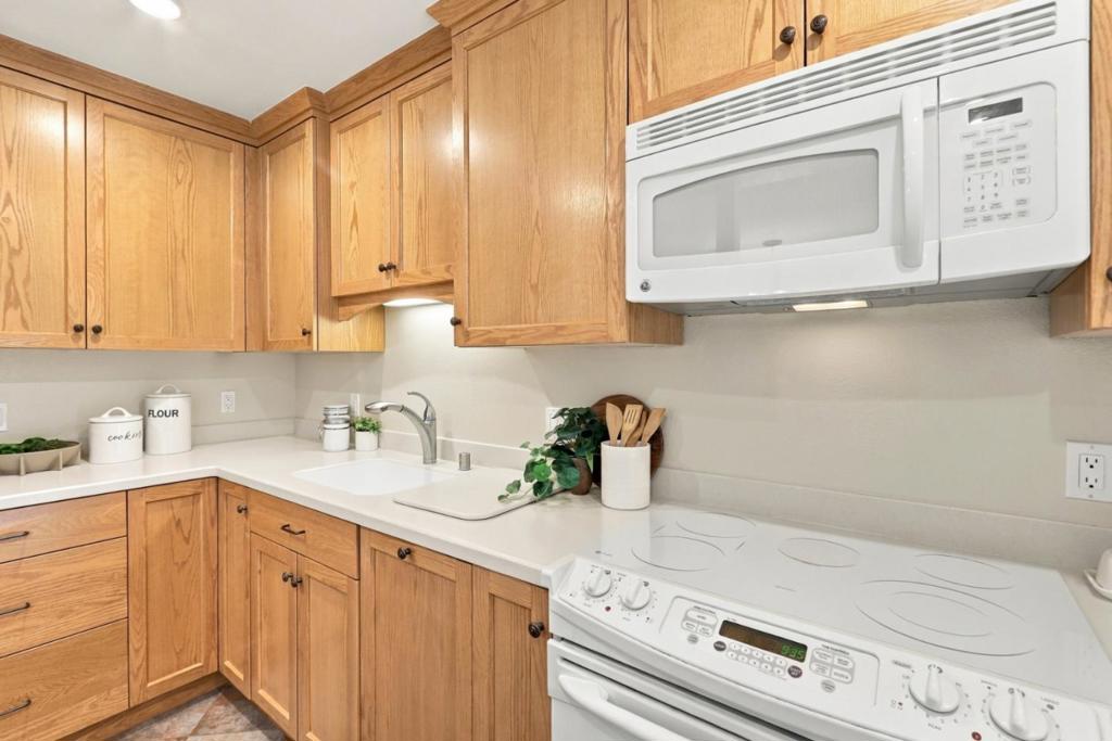 49 Showers Drive, #E145, Mountain View, CA 94040