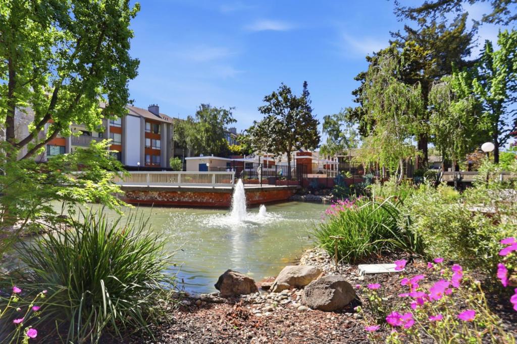49 Showers Drive, #E145, Mountain View, CA 94040