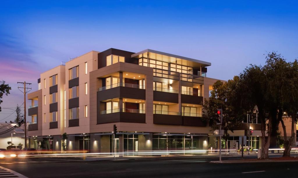 3225 El Camino Real, #301, Palo Alto, CA 94306