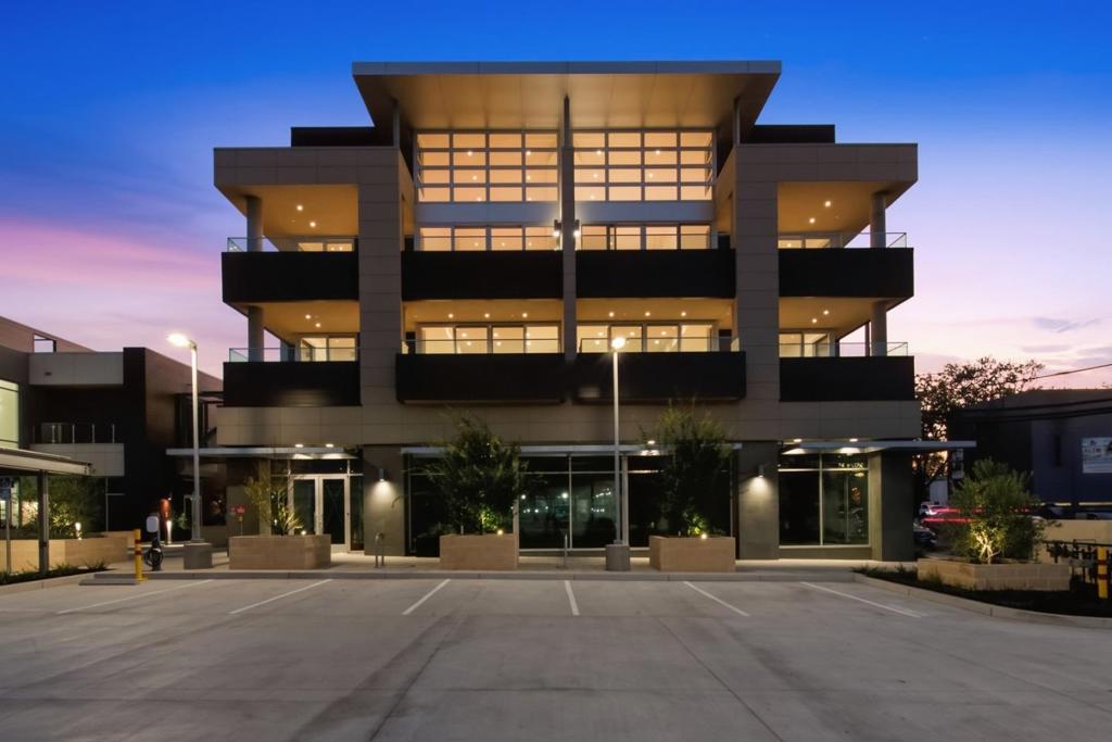 3225 El Camino Real, #301, Palo Alto, CA 94306