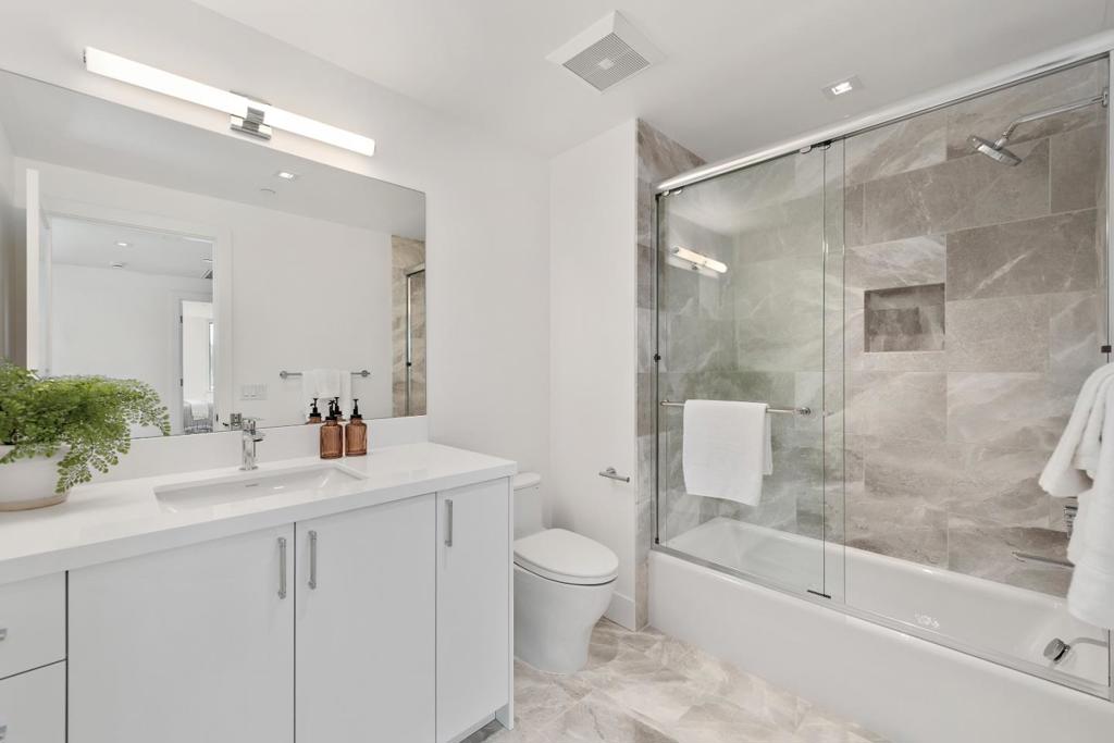 3225 El Camino Real, #301, Palo Alto, CA 94306