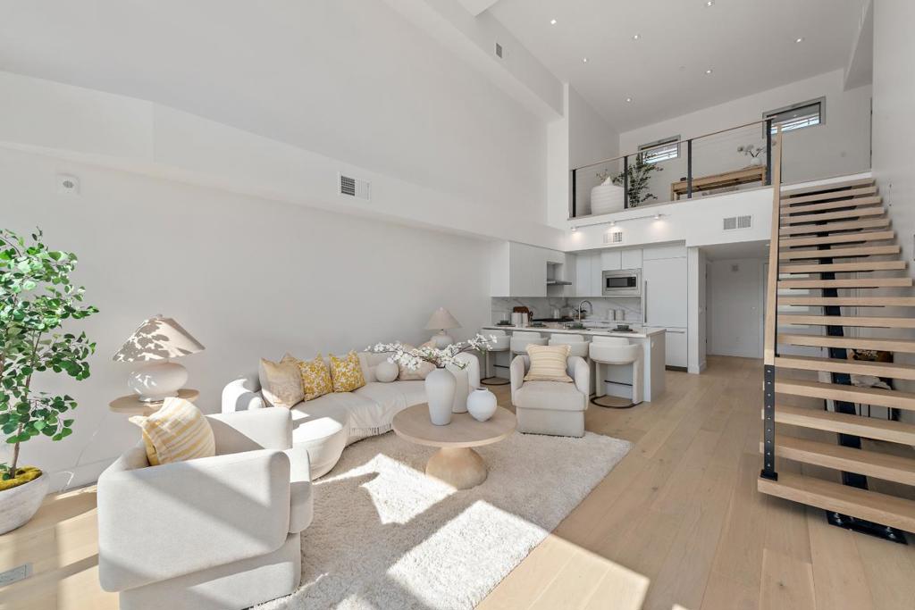 3225 El Camino Real, #301, Palo Alto, CA 94306