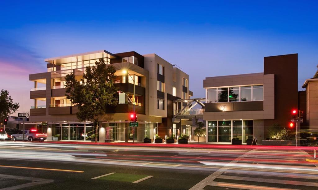 3225 El Camino Real, #301, Palo Alto, CA 94306